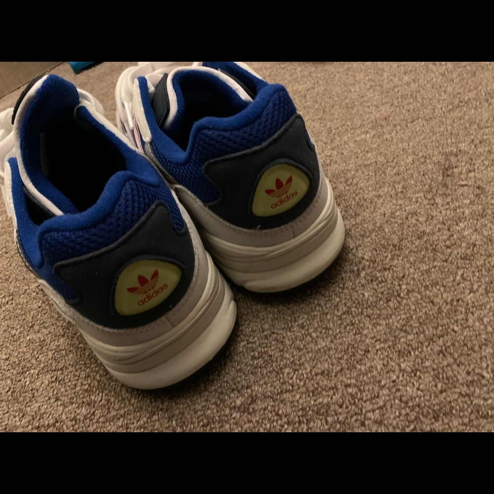 adidas Yung-96 Shoes - Picture 4 of 5
